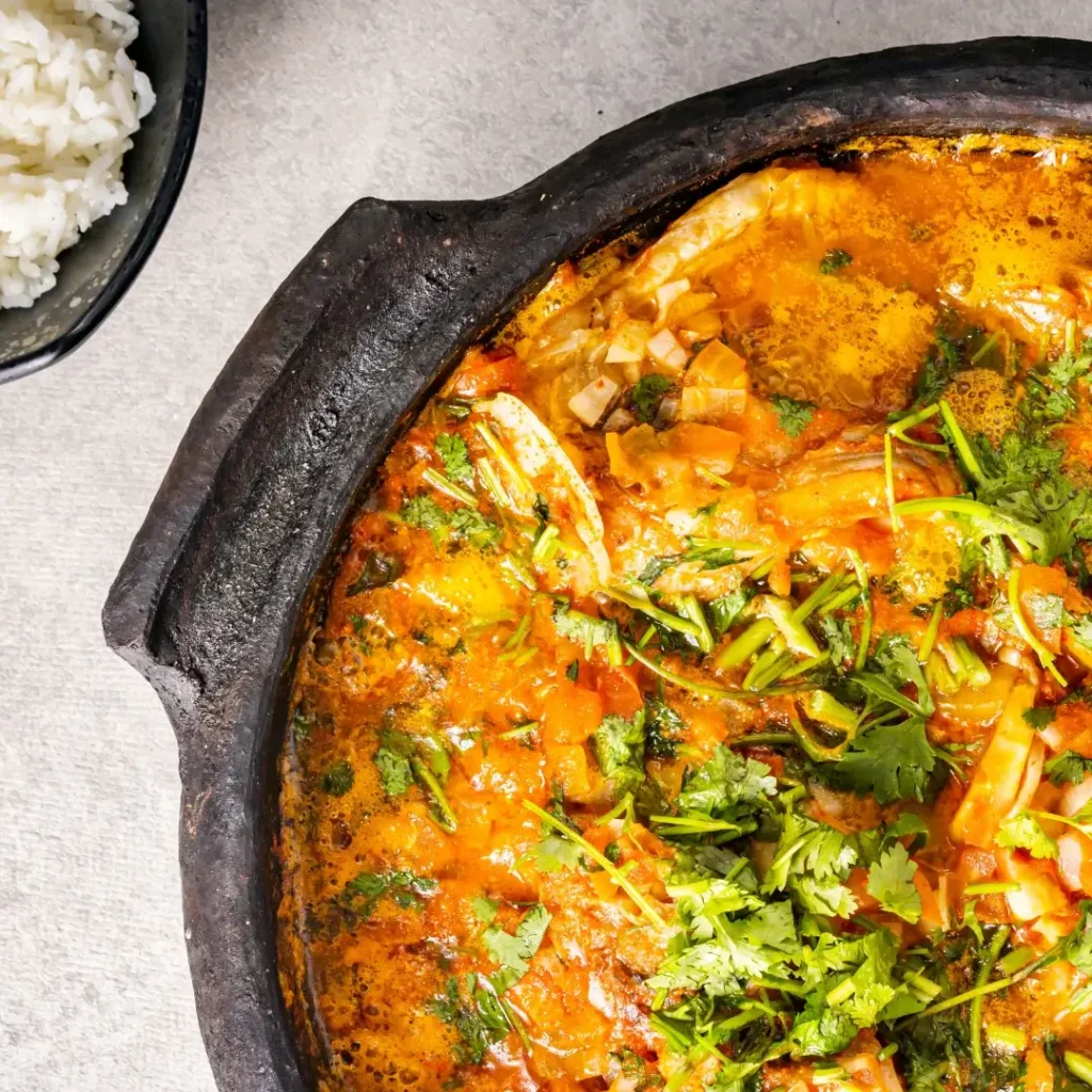 Moqueca Baiana em panela de barro