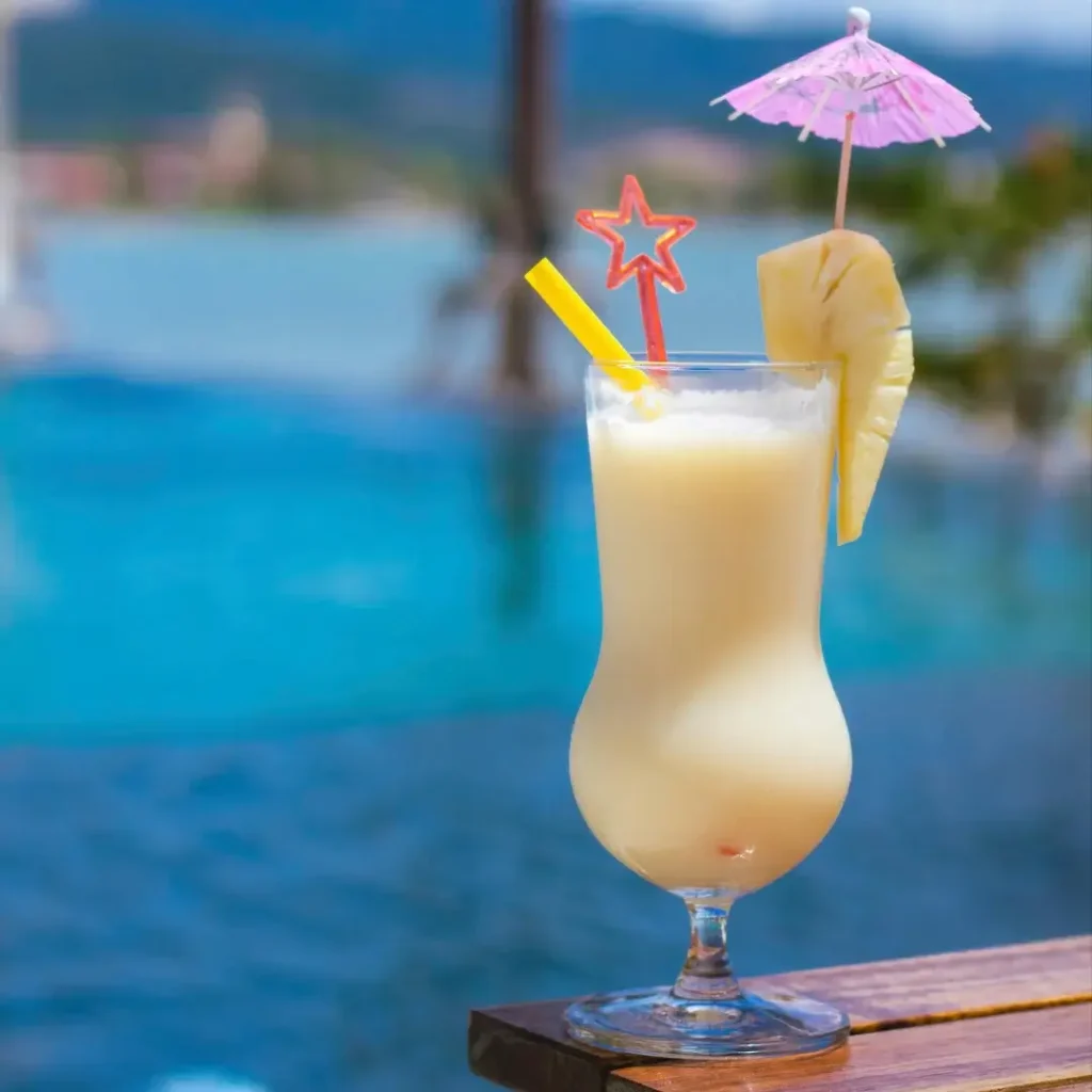 Coquetel de Coco e Abacaxi