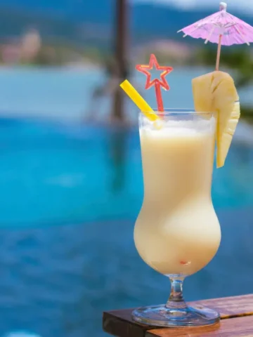 Coquetel de Coco e Abacaxi