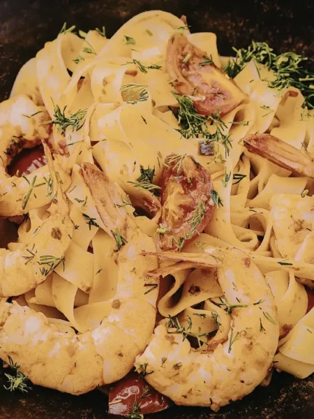 Fettuccine com Camarões e Limão