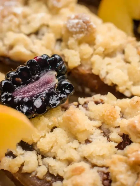 Torta de Amora com Crumble
